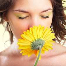 AROMATHERAPY: IMPROVE YOUR PHYSICAL AND MENTAL HEALTH WITH THE POWER OF SCENT